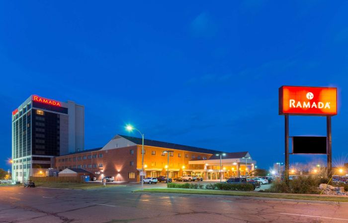 Ramada by Wyndham Topeka Downtown Hotel & Convention Center