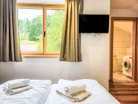 Home Holzwurm Hotels in Kappl