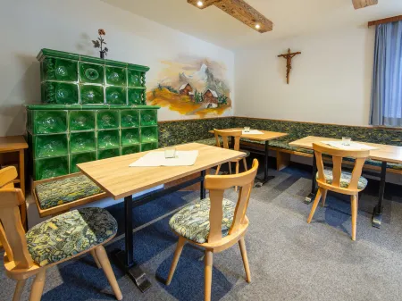 Kleewein Отели рядом с достопримечательностью «Гиггийохбан Зёльден»