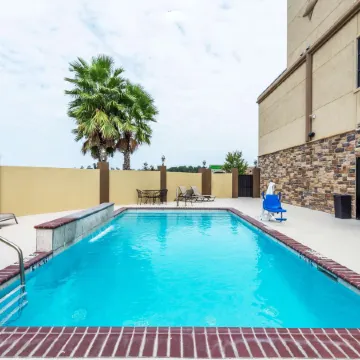Wingate by Wyndham Lake Charles Casino Area