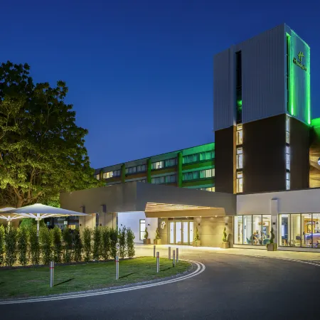 Holiday Inn LONDON - GATWICK AIRPORT by IHG
