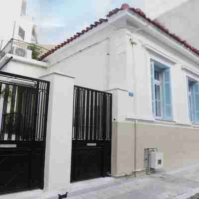 Live in Athens, Thiseio Historic House Hotel Exterior