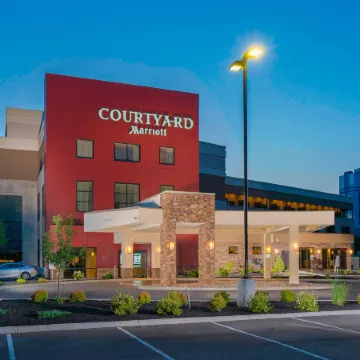 Courtyard Niagara Falls, USA Отели рядом с достопримечательностью «Подковообразный водопад»