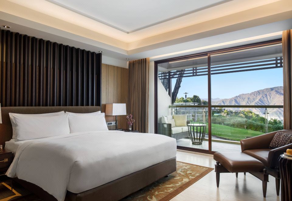 Grove Resort & Spa Over view