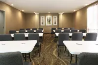 SpringHill Suites Oklahoma City Quail Springs - Kitchens