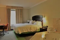 Hampton Inn Americus - parking