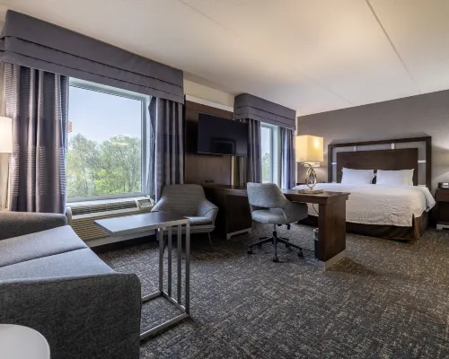 Hampton Inn & Suites Greensboro/Coliseum Area Hotels near Greensboro Coliseum