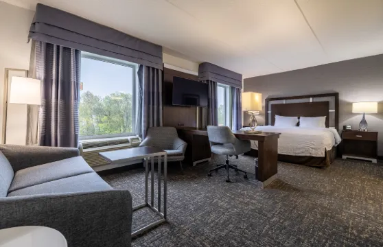 格林斯伯勒/體育館區希爾頓歡朋套房酒店