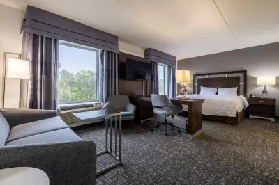 Hampton Inn & Suites Greensboro/Coliseum Area Hotels in Greensboro