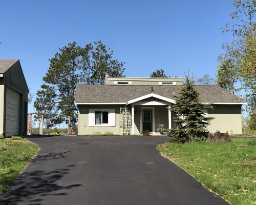 Family Friendly Cottage w/Spectacular Views of Round Lake-Hayward, WI Hotels in Round Lake