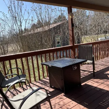 Fishing & Boating 3 Bed/2 Bath Cozy Cabin at Mark Twain Lake!