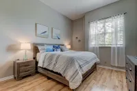 2 Bedroom Golf Course View, Near the Beach!