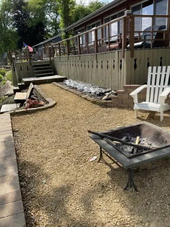 Getaway Cabin on the Rock River, enjoy kayaking, canoeing and fishing