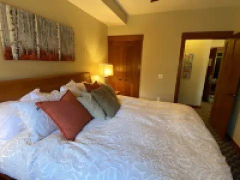 Prime Location Inside Palisades Village.  Steps to Gondola. 1 Bdrm -Sleeps 4 Hoteles en Squaw Valley