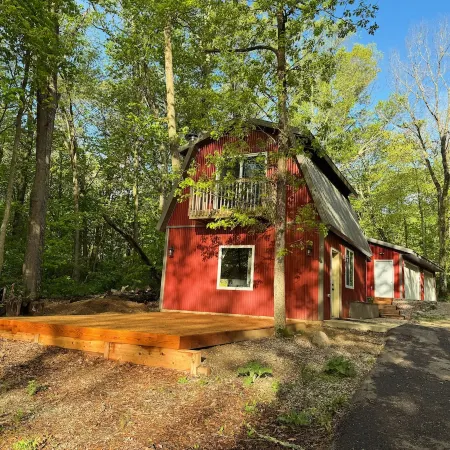 Cozy cabin retreat in NW Lake Leech area