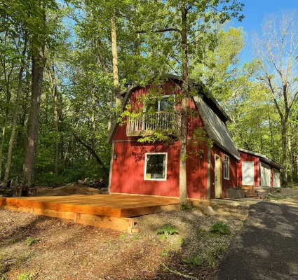 Cozy cabin retreat in NW Lake Leech area