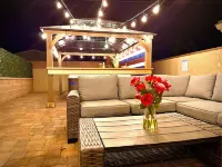 Wknd@Bernies 2Homes-2HotTubs-GAME ROOM, Private Compound--Amazing H2O/Mtn Views!