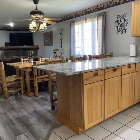 Cozy Retreat Villa. Wifi. Close to Starved Rock & Matthiessen Parks. Amazing!