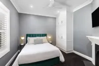 Luxury Cottage Accommodation - Restored/renovated 100 year old cottage