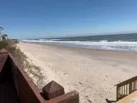 Paradise awaits! Beachfront condo with everything you need! Hotels in Stump Sound