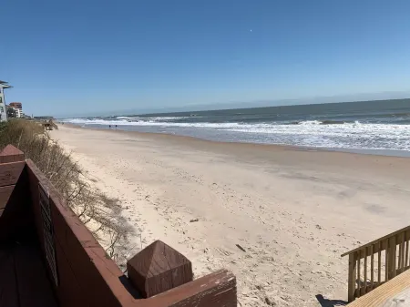 Paradise awaits! Beachfront condo with everything you need! Отели в г. Стамп Саунд