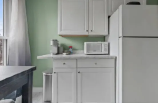 Comfortable 2 bedroom king suite/