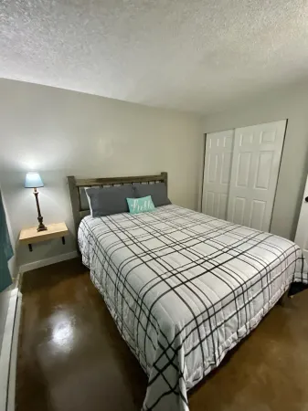 Cheerful 2 bedroom Best Value in NW Boise; 10 min to downtown