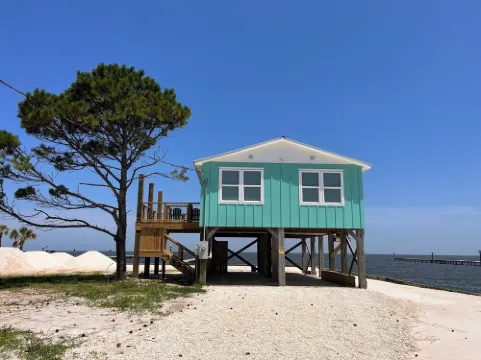 Escape to Pelican's Perch on Mobile Bay w/ Beach & Pier! Great Golfing Nearby!