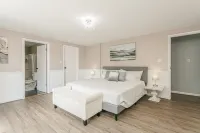 Waterfront Hot Tub On The Bay Hotels near Jack Rabbit