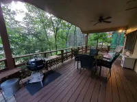 Lake Escape-Lakefront-Marina Nearby & Big TV's-Pool Table