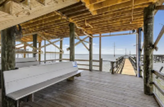 LAKE House with Private Heated Pool, Great for Family Gatherings. Best View!