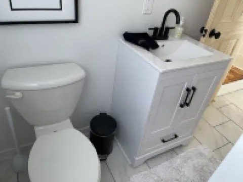 Cozy Cottage located near Czech Village and Newbo areas in Cedar Rapids, IA