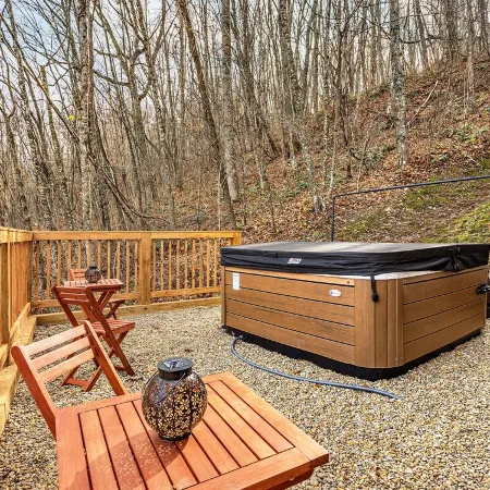 Breathtaking Mountain View Luxury AVL Cabin w/Hot Tub, Fireplaces, Hi-Speed Wifi