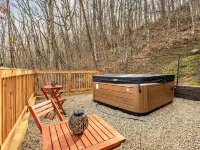 Breathtaking Mountain View Luxury AVL Cabin w/Hot Tub, Fireplaces, Hi-Speed Wifi