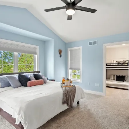 Family Fun! 17,000 Game Arcade, Sleeps 12, Walk to the Lake