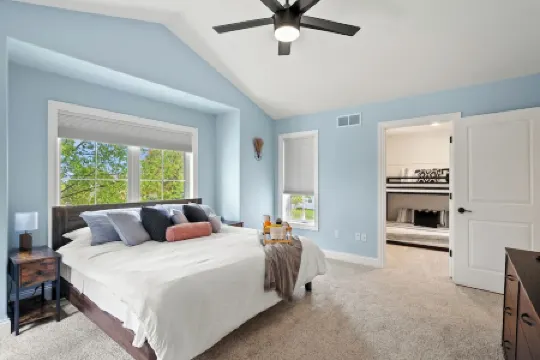 Family Fun! 17,000 Game Arcade, Sleeps 12, Walk to the Lake