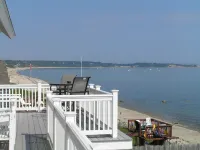 Ocean Front Vacation Home!  Private Beach Access!  Many Amenities - 방갈로
