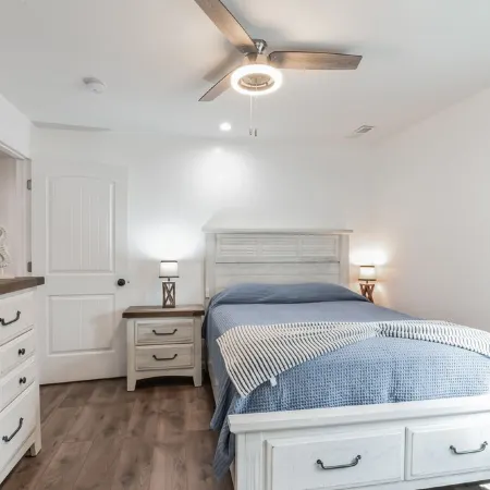 Cozy Beach Cottage just minutes from historic Cape May Pet Friendly!