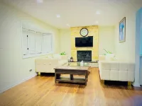 Spacious 6-bedroom house in Edison near TopGolf & Supercharge with AC, WiFi