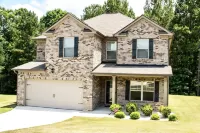 Cheerful & Spacious 4bedroom home away from home!