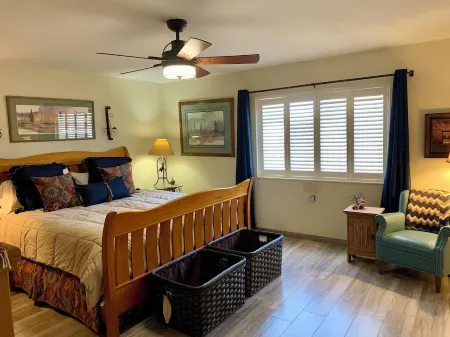 This Southwestern Retreat has room for your family and friends to gather!