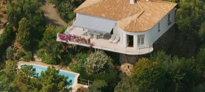 Villa with superb sea view , 6 people,  close to CANNES and SAINT TROPEZ Hotels in Saint-Raphaël