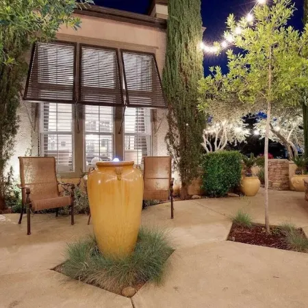Lovely home w/ pool, spa, outdoor grill and more!