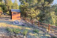 Spacious Chic Cabin with Gorgeous Views, Outdoor Lounge, Family Friendly