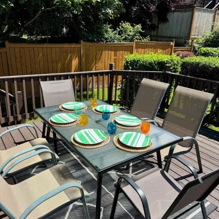 Wonderful 4-Bdrm, 2.5 Bath Home in Renton,15 Min to Seattle,2 Min to Coulon Park
