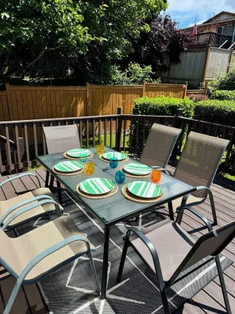 Wonderful 4-Bdrm, 2.5 Bath Home in Renton,15 Min to Seattle,2 Min to Coulon Park