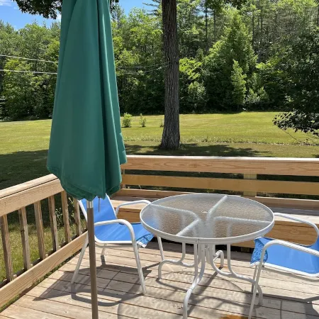 Colonial House with Long Lake access!