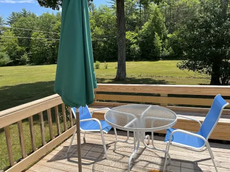 Colonial House with Long Lake access!