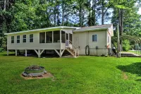 Fishermans retreat at desirable Guntersville Mid Lake, Private boat ramp & dock Hotels near Cathedral Caverns State Park Hiking Trails