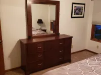 Comfortable home away from home. Close to ONU and all grocery and restaurants. Hotels in Bradley